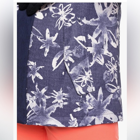 Roxy Ski Jacket - Picture 11 of 13